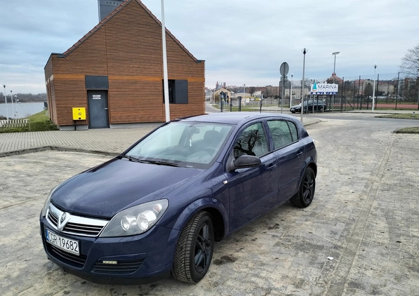 Opel Astra cena 10900 przebieg: 266000, rok produkcji 2006 z Grudziądz małe 121